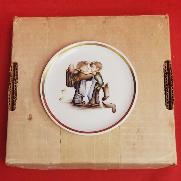 Schmid Berta Hummel Museum Miniature Plate Collection 1979 - Picture 2 of 10